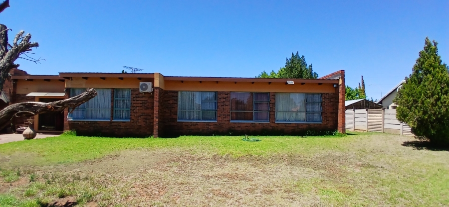 4 Bedroom Property for Sale in Universitas Free State